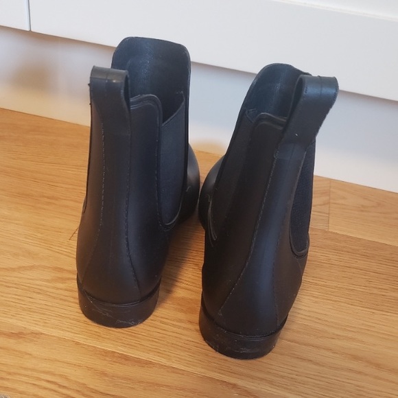 Black Rain Chelsea Booties - Picture 4 of 4